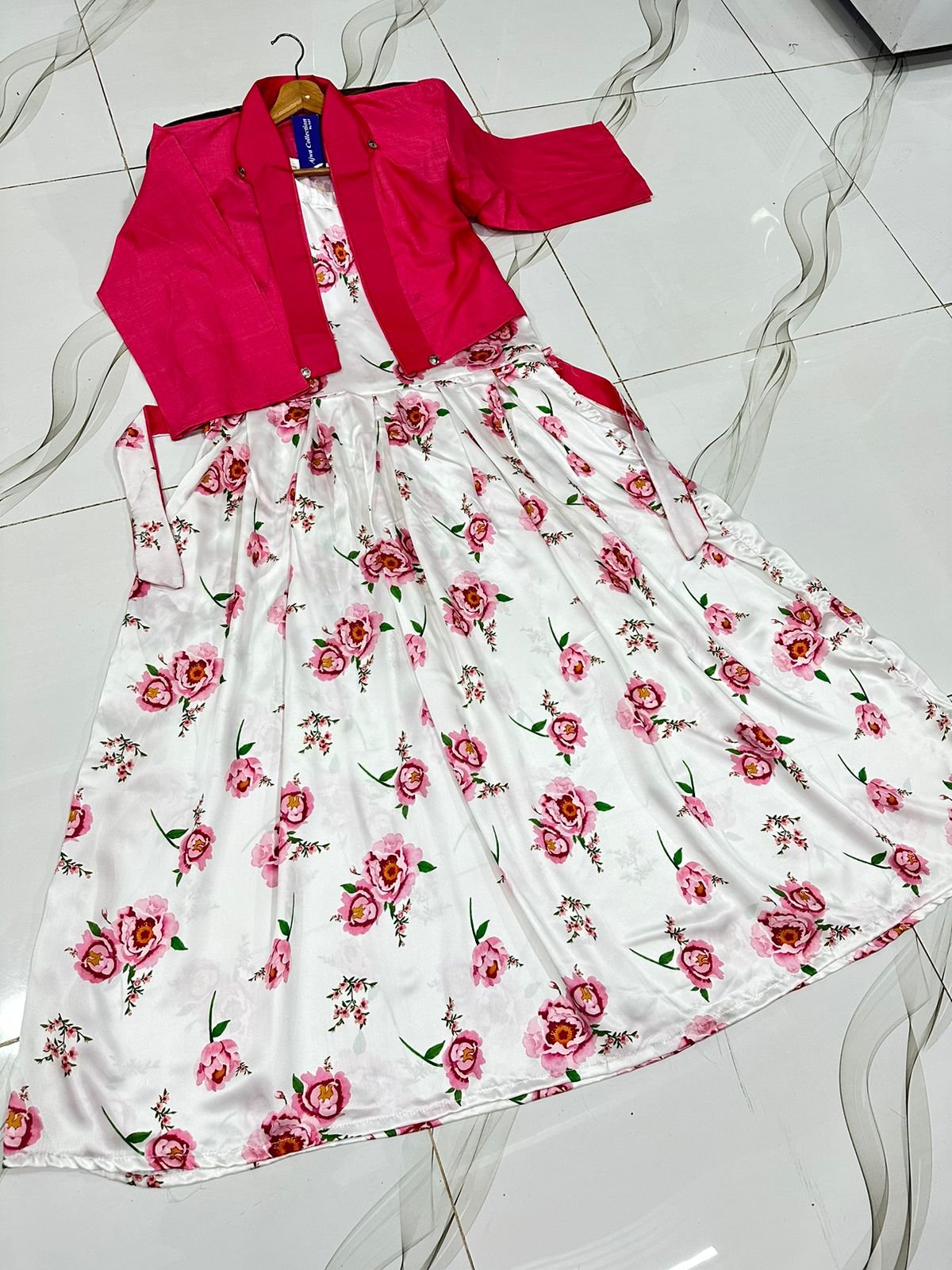 WINTER FESTIVAL DIGITALS SLEEVE’Less MAXI WITH KOTI