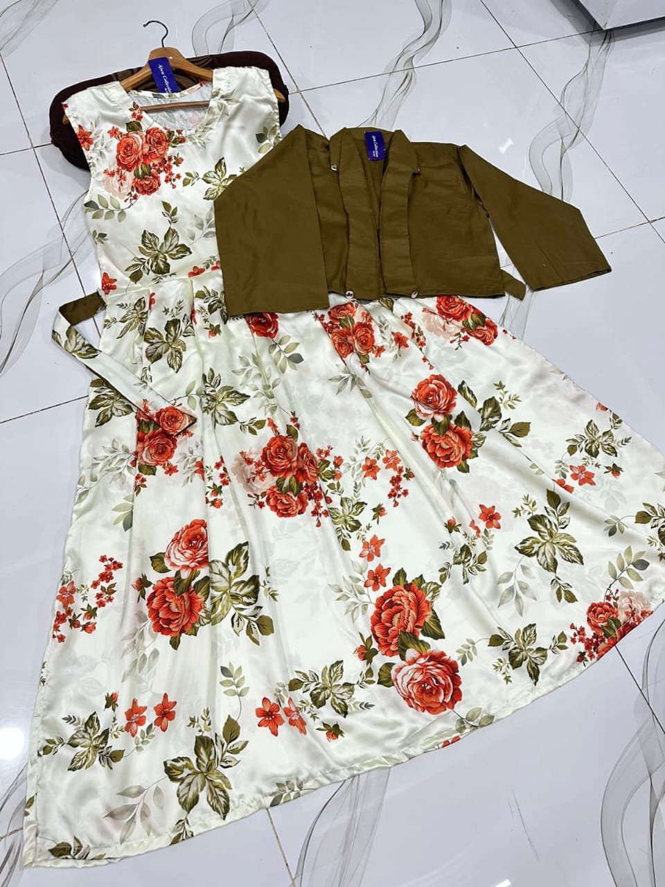 WINTER FESTIVAL DIGITALS SLEEVE’Less MAXI WITH KOTI