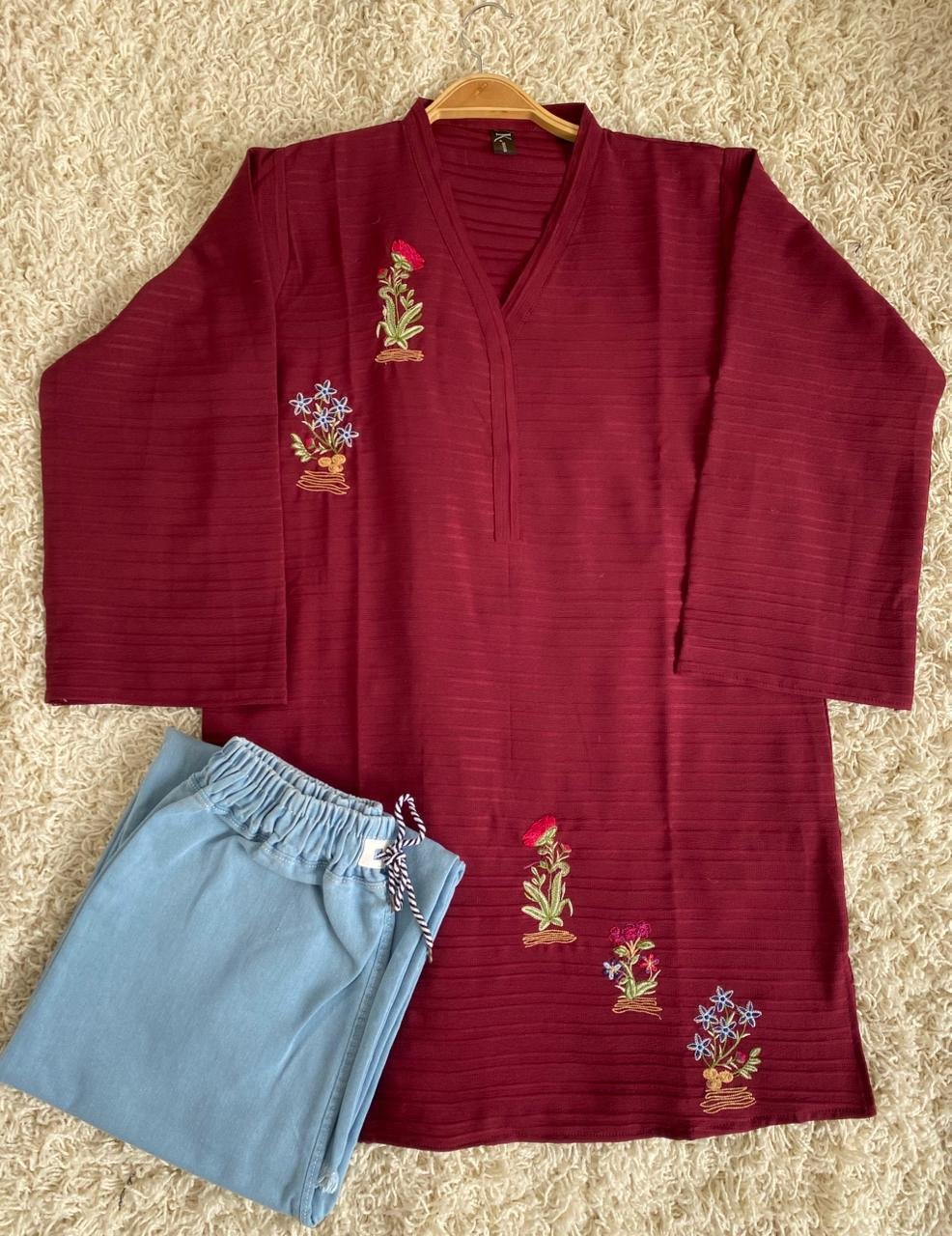 Stitched 2 piece Embroided crush Top with baggy jeans*✨