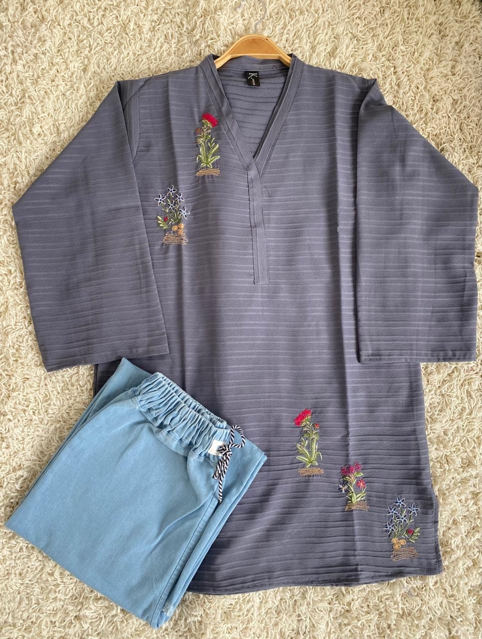 Stitched 2 piece Embroided crush Top with baggy jeans*✨