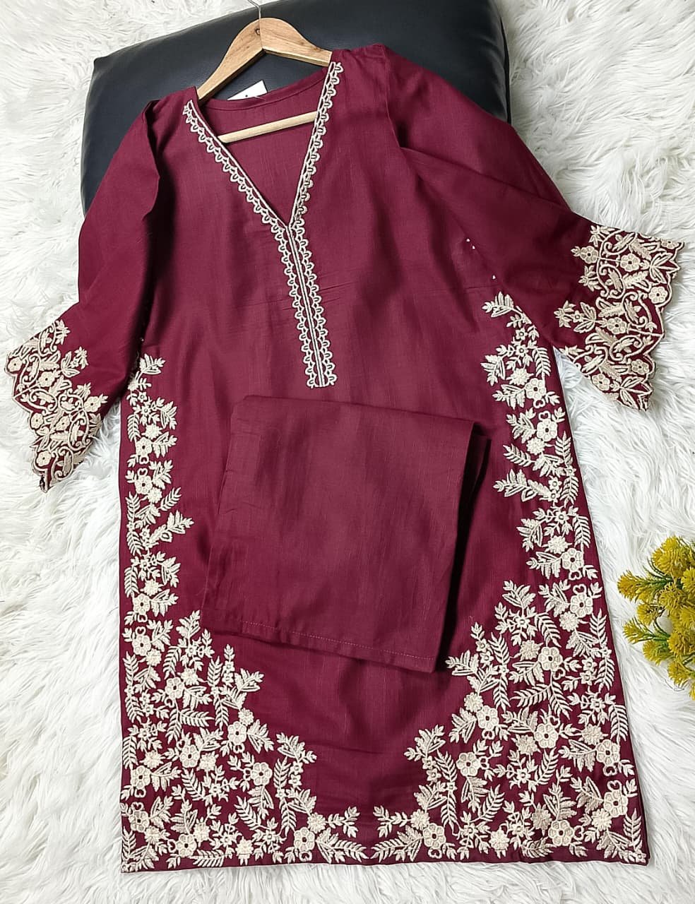 CUT WORK EMBROIDERY KHADDAR 2PC COLLECTION 🥶*