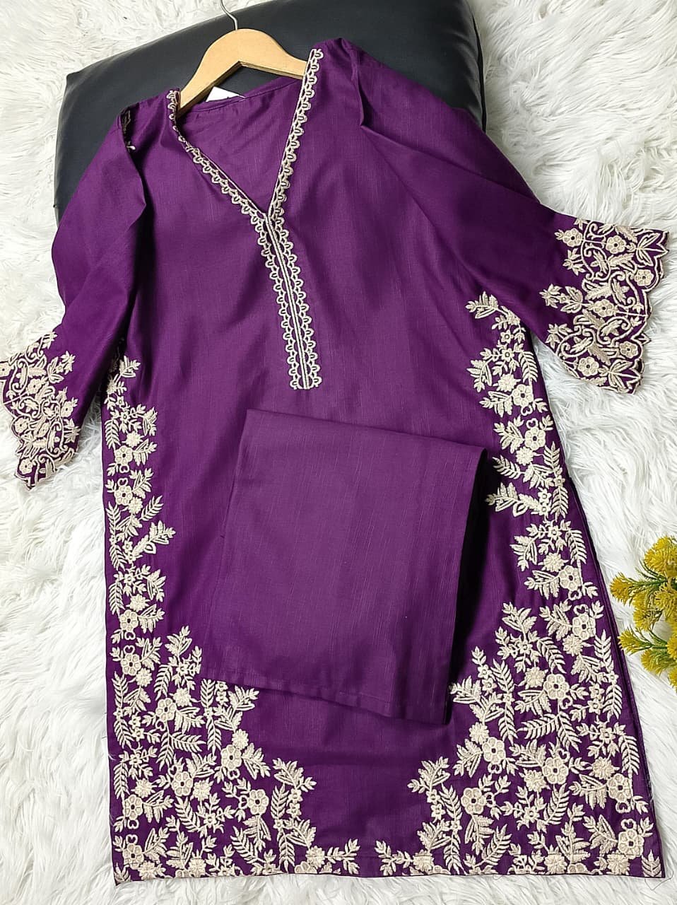 CUT WORK EMBROIDERY KHADDAR 2PC COLLECTION 🥶*