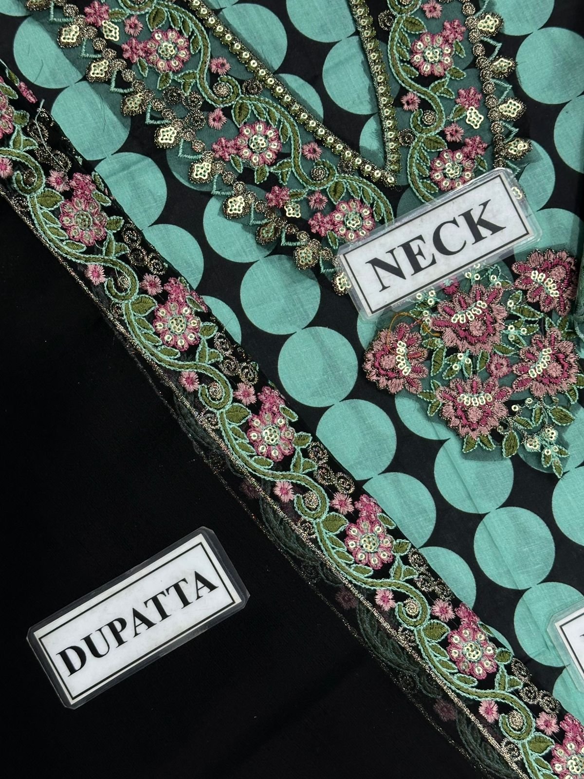 BRAND….CHARIZMA Unstitch Replica