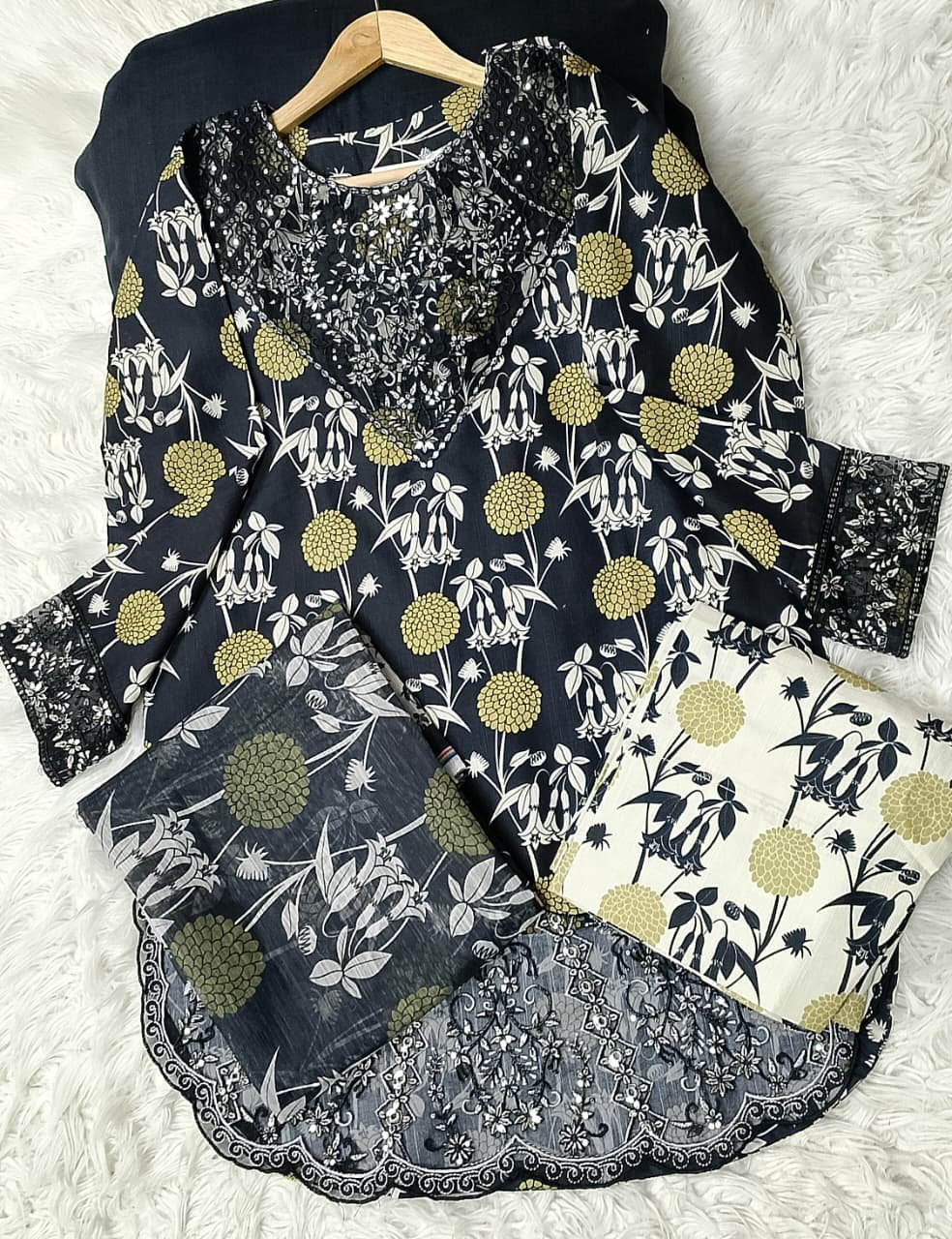 TRENDING PRINTED KHADDAR / EMBROIDERY 3PC COLLECTION*